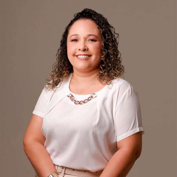 Swelen Oliveira Velasque, Gerente Comercial e Cofundadora